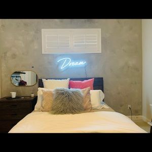 Dream neon sign white Iight.